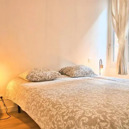 *t2*terrasse*calme*centre-ville*gare*commerce* *